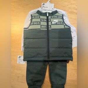 NWT Nike Vest 3 piece set 12 months